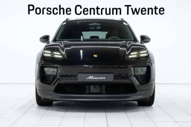 Porsche Macan (2025) thumbnail 2