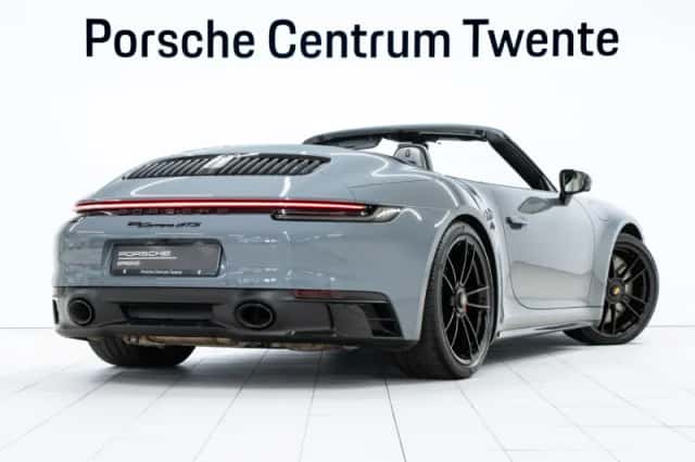 Porsche 911 (2024) thumbnail 3