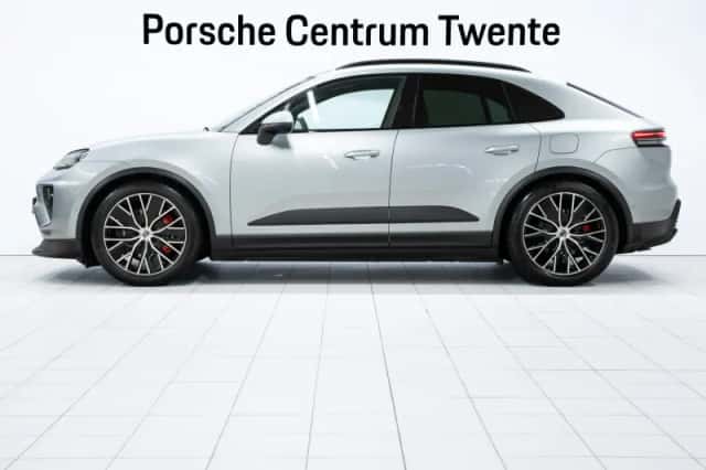 Porsche Macan (2025) thumbnail 5