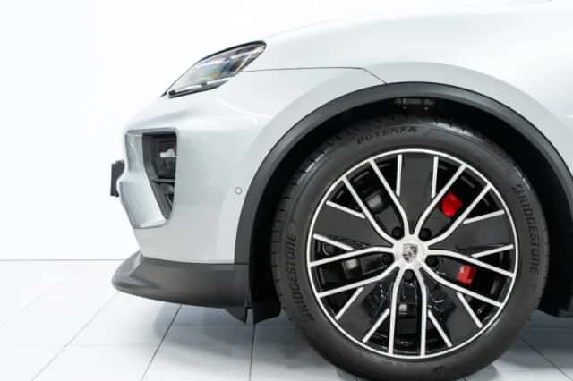 Porsche Macan (2025) thumbnail 6