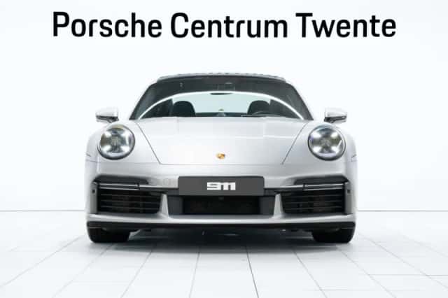 Porsche 911 (2020) thumbnail 2