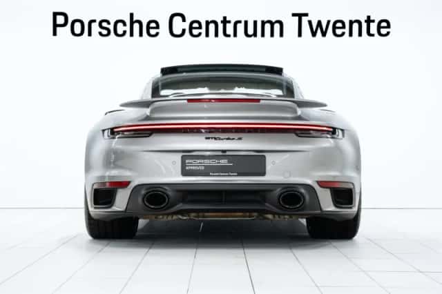 Porsche 911 (2020) thumbnail 4