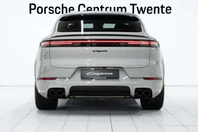Porsche Cayenne (2026) thumbnail 4