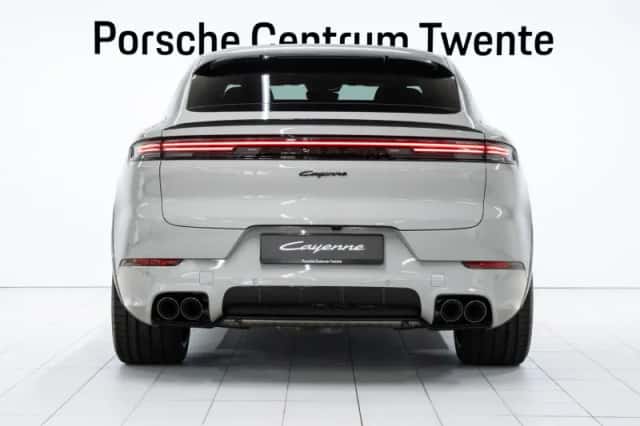 Porsche Cayenne (2026) thumbnail 4