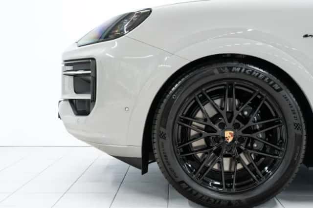 Porsche Cayenne (2026) thumbnail 6