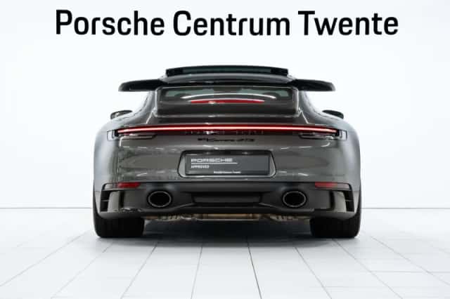Porsche 911 (2022) thumbnail 4