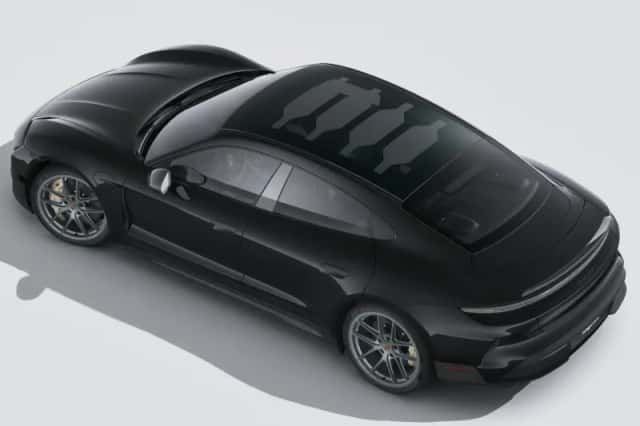 Porsche Taycan (2024) thumbnail 4