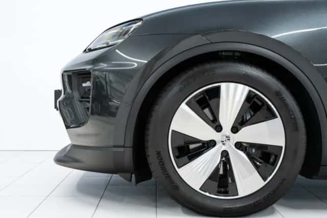 Porsche Macan (2024) thumbnail 6