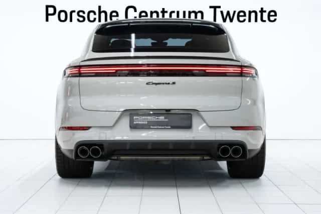 Porsche Cayenne (2024) thumbnail 4