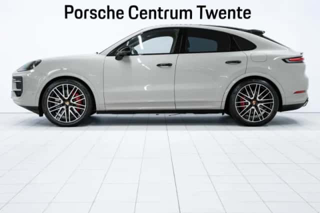 Porsche Cayenne (2024) thumbnail 5