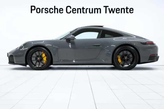 Porsche 911 (2024) thumbnail 5