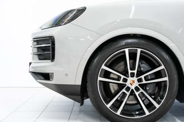 Porsche Cayenne (2024) thumbnail 6