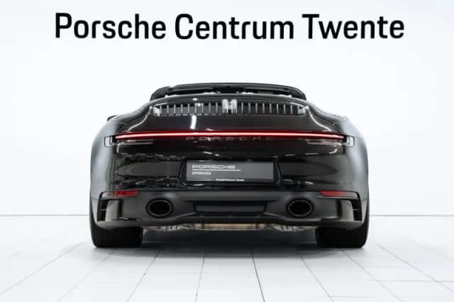Porsche 911 (2023) thumbnail 4