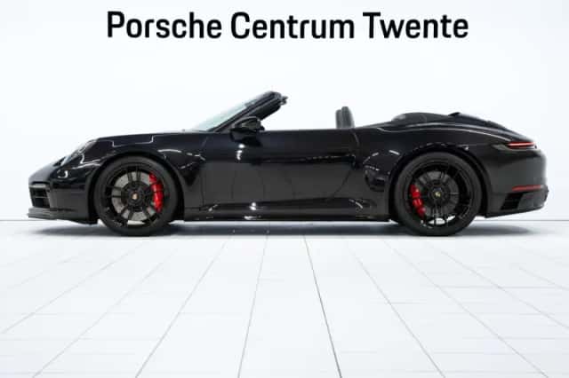 Porsche 911 (2023) thumbnail 5
