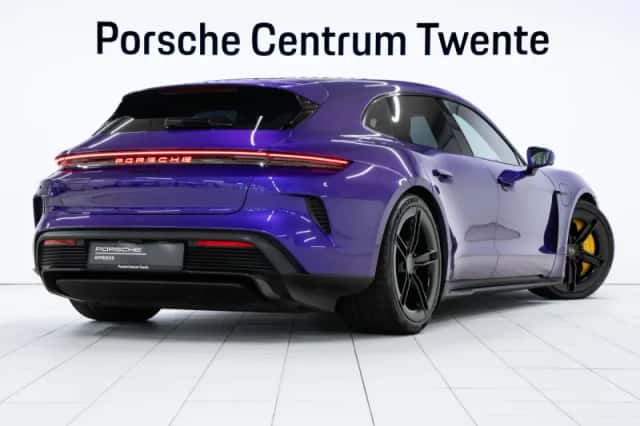 Porsche Taycan (2025) thumbnail 3