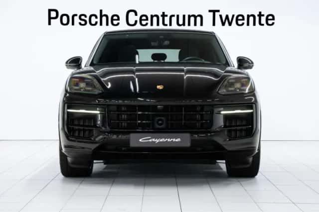 Porsche Cayenne (2024) thumbnail 2