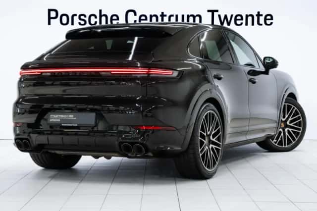 Porsche Cayenne (2024) thumbnail 3