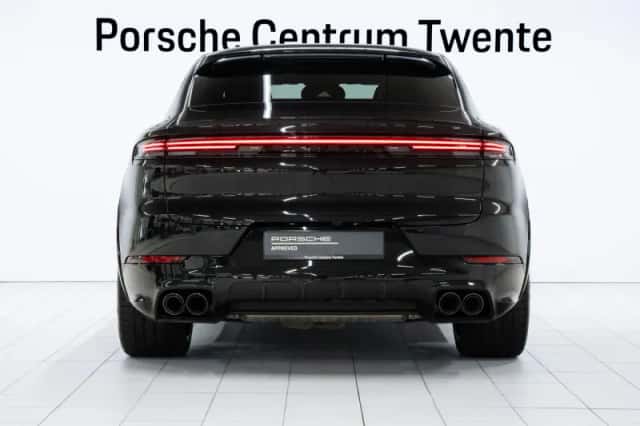 Porsche Cayenne (2024) thumbnail 4