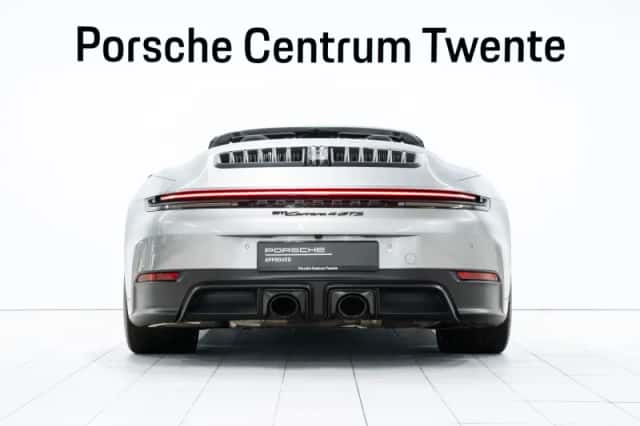 Porsche 911 (2025) thumbnail 4