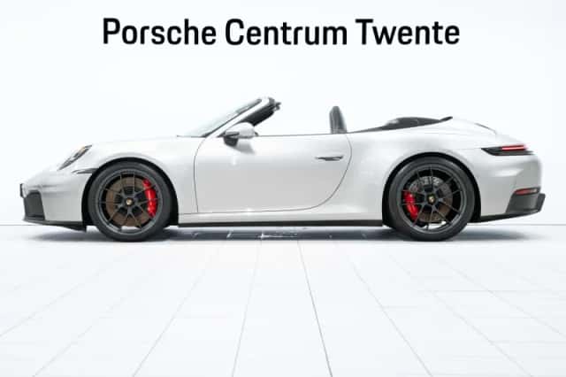 Porsche 911 (2025) thumbnail 5