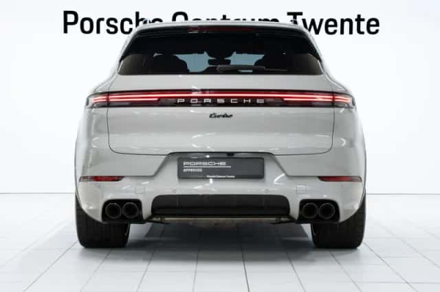 Porsche Cayenne (2025) thumbnail 4