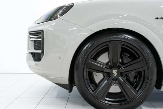 Porsche Cayenne (2025) thumbnail 6