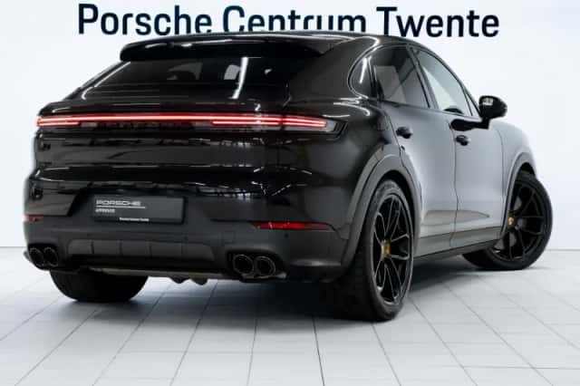 Porsche Cayenne (2024) thumbnail 3