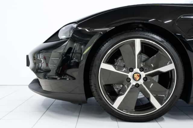 Porsche Taycan (2023) thumbnail 6