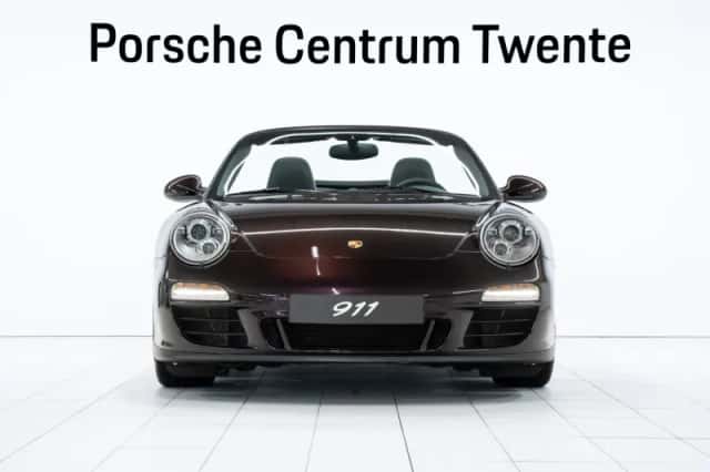 Porsche 911 (2011) thumbnail 2
