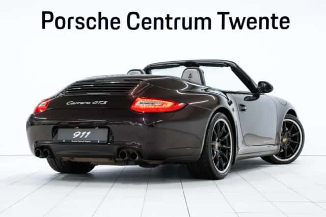 Porsche 911 (2011) thumbnail 3