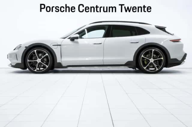 Porsche Taycan (2024) thumbnail 5