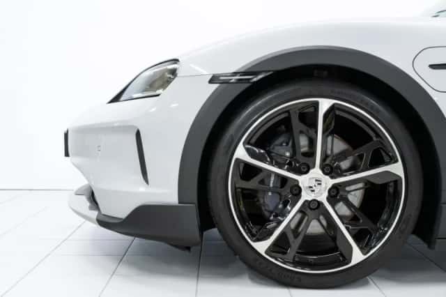 Porsche Taycan (2024) thumbnail 6