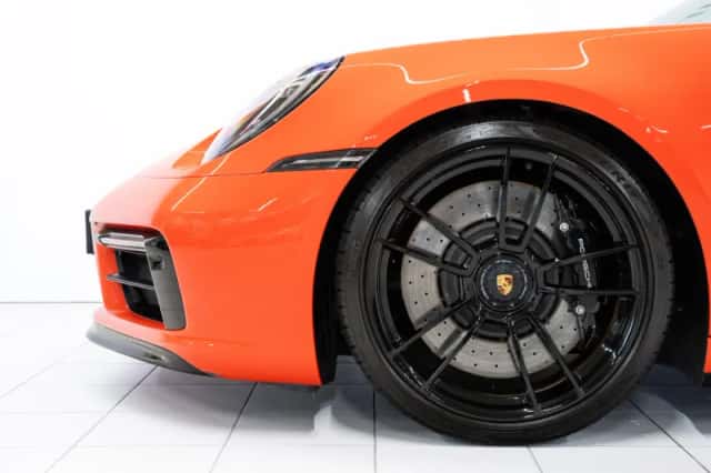 Porsche 911 (2023) thumbnail 6