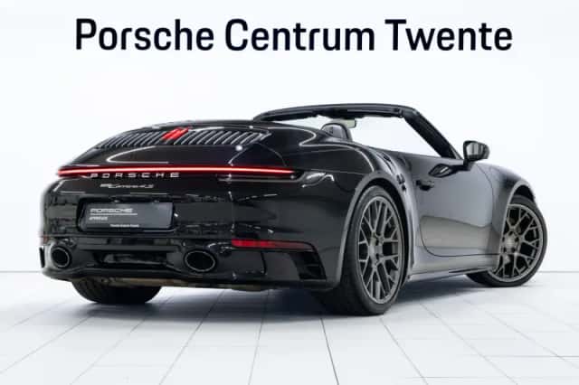 Porsche 911 (2019) thumbnail 3