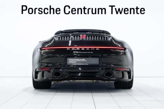 Porsche 911 (2019) thumbnail 4