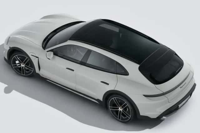 Porsche Taycan (2024) thumbnail 4