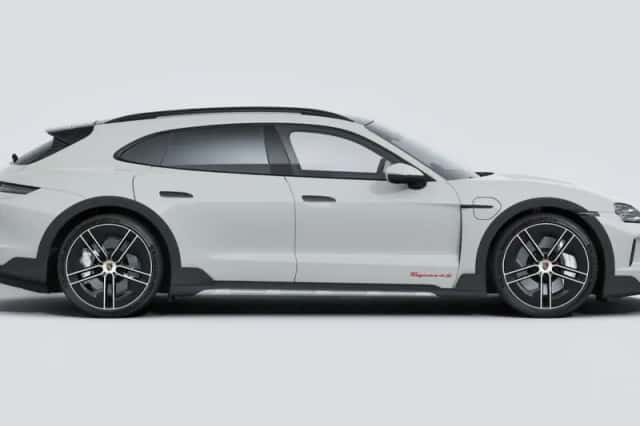 Porsche Taycan (2024) thumbnail 6