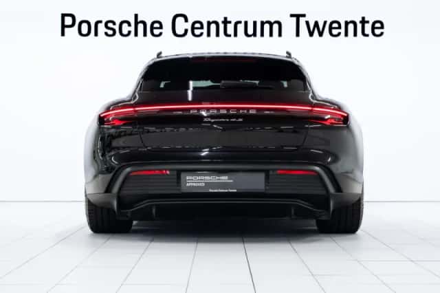 Porsche Taycan (2024) thumbnail 4
