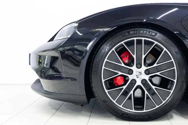 Porsche Taycan (2024) thumbnail 6