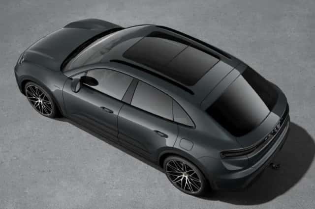 Porsche Macan (2024) thumbnail 4