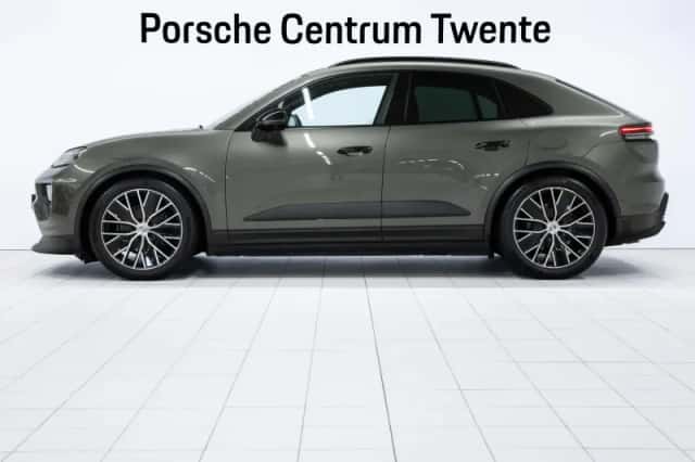 Porsche Macan (2025) thumbnail 5