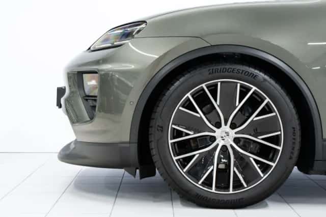 Porsche Macan (2025) thumbnail 6