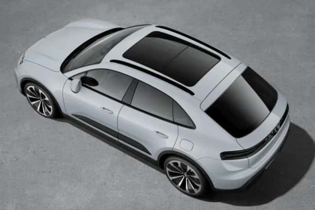 Porsche Macan (2024) thumbnail 4