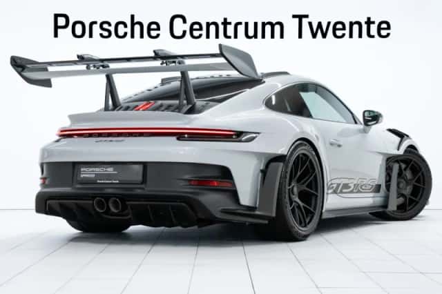 Porsche 911 (2022) thumbnail 3