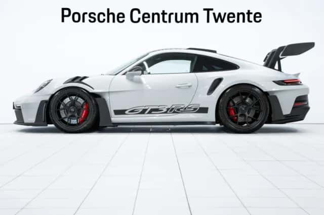 Porsche 911 (2022) thumbnail 5