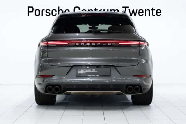 Porsche Cayenne (2025) thumbnail 4