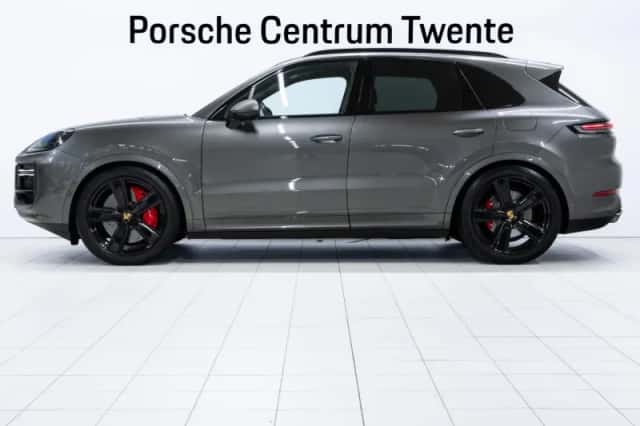 Porsche Cayenne (2025) thumbnail 5
