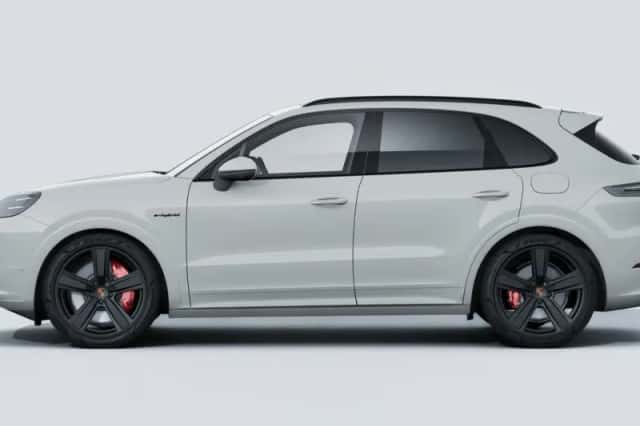 Porsche Cayenne (2025) thumbnail 2