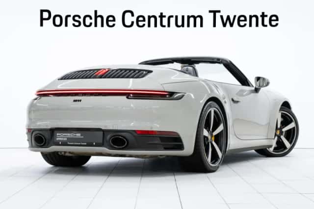 Porsche 911 (2019) thumbnail 3
