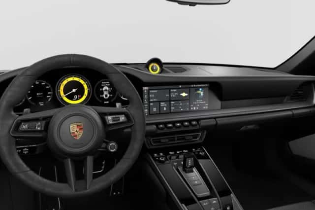 Porsche 911 (2019) thumbnail 5